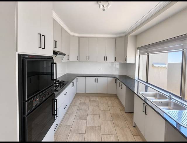 3 BEDROOM PROPERTY TO RENT IN RIVER CLUB
